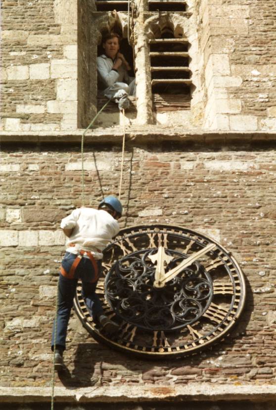 shackle being recovered by abseilers