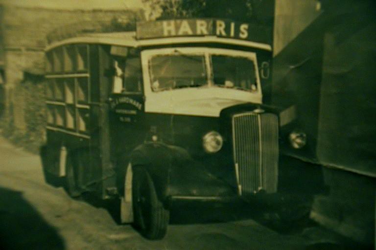 JDF181 with a massive HARRIS headboard on the front, photographed at the end of its working life.